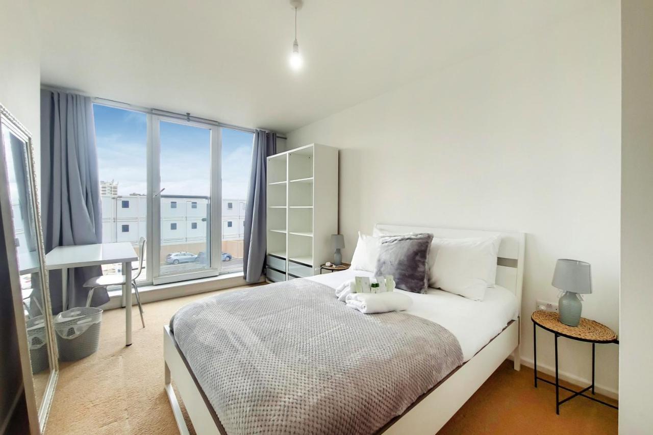 Free Parking - Two Bed Apartment By London Docklands Dış mekan fotoğraf